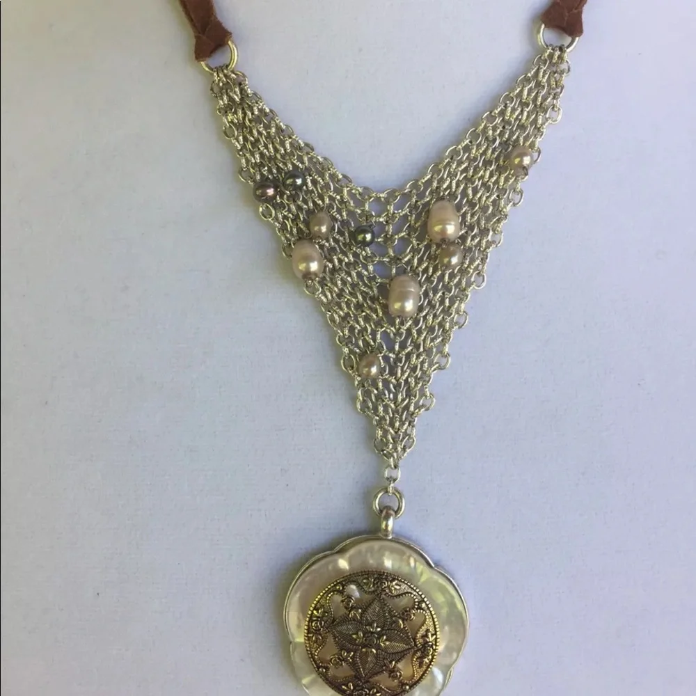 KENNETH COLE NECKLACE Beaded silver tone‎ leather